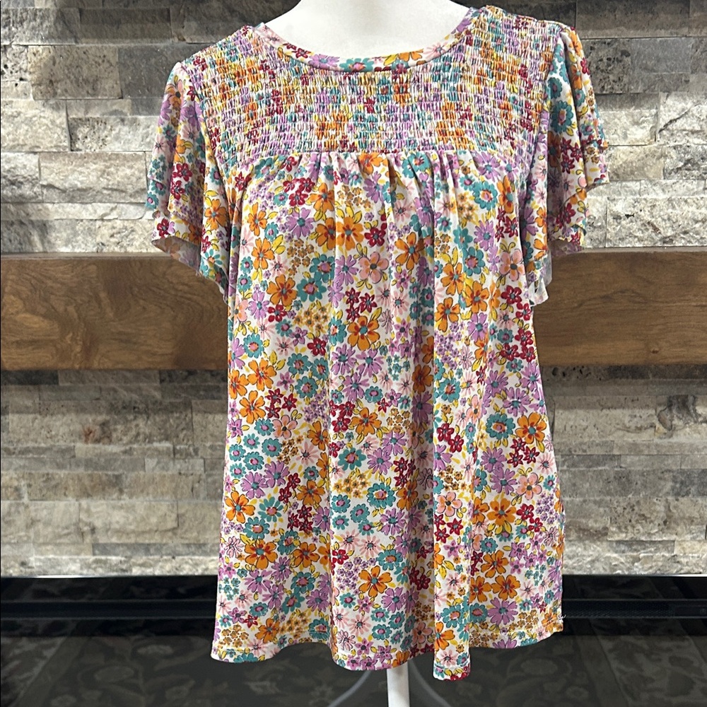 Floral Women's short sleeved Top size large